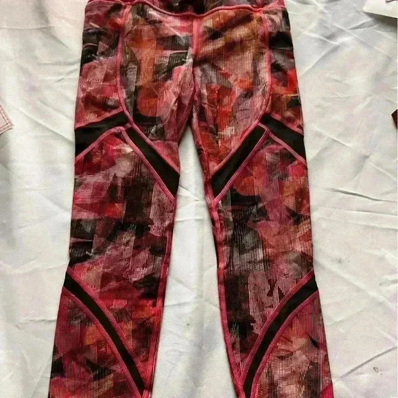 Lululemon Fast & Free 7/8 Tight II in Sun Dazed Multi Pink bra workout top 4 - Picture 5 of 8